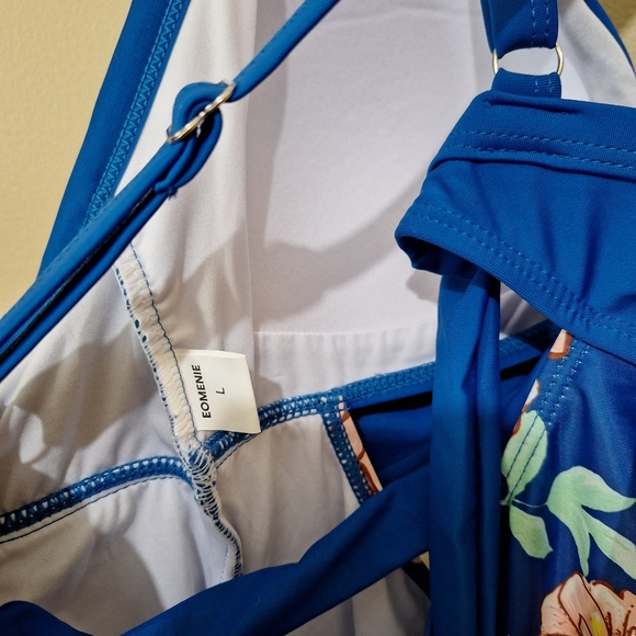 NWOT Cutout Swimsuit - Picture 4 of 4